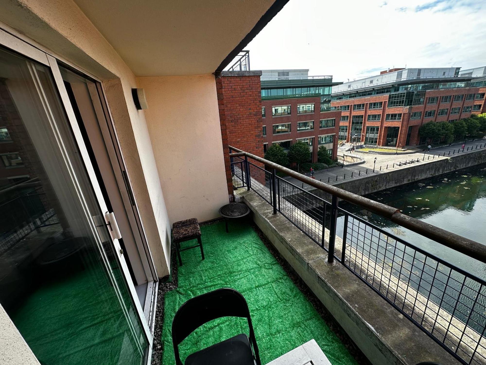 Отель Customhouse Balcony View, Dublin 1 Экстерьер фото